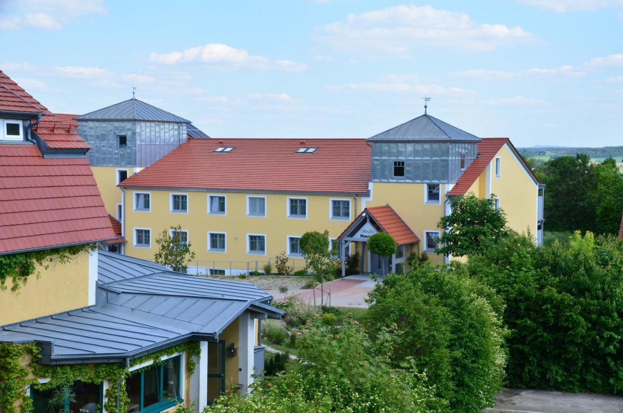 Hotel Bergwirt Herrieden Exterior foto